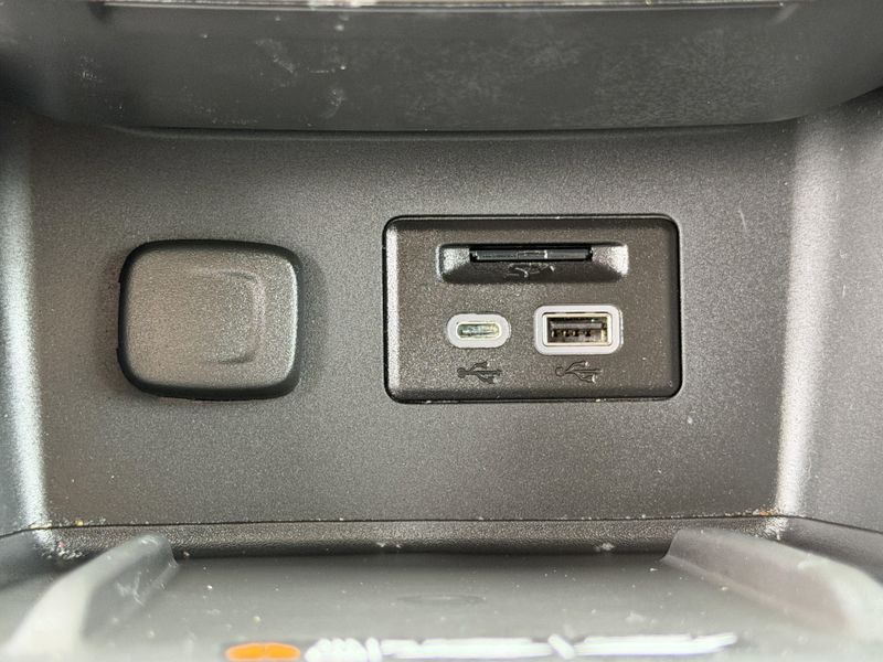 Used 2023 GMC Acadia DenaliImage 28