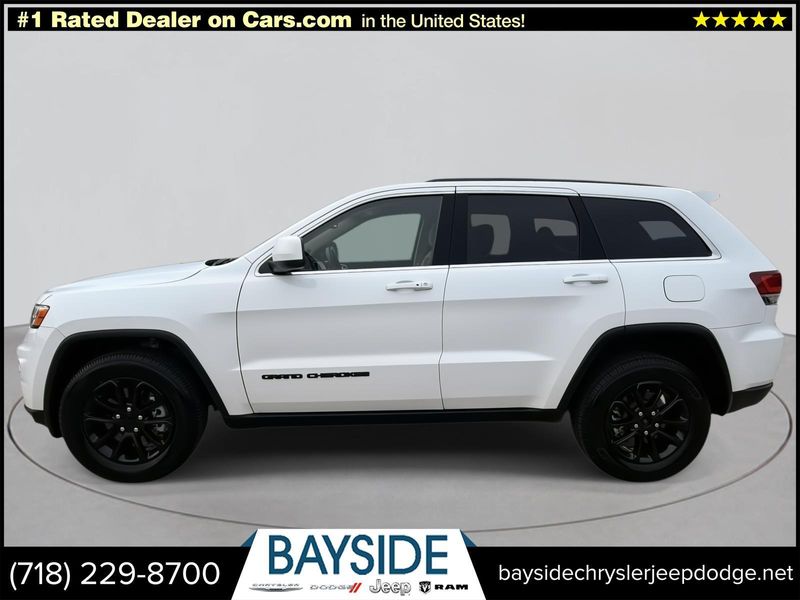 2022 Jeep Cherokee Laredo photo 2