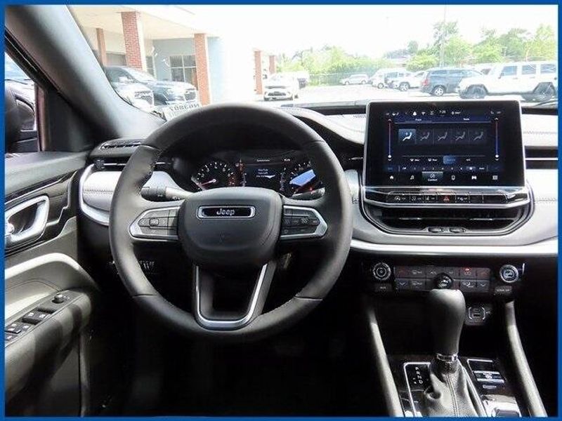 New 2025 Jeep Compass LimitedImage 11