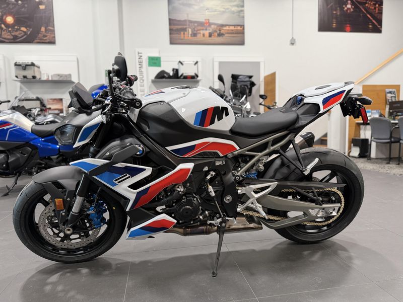 2026 BMW M 1000 RImage 2