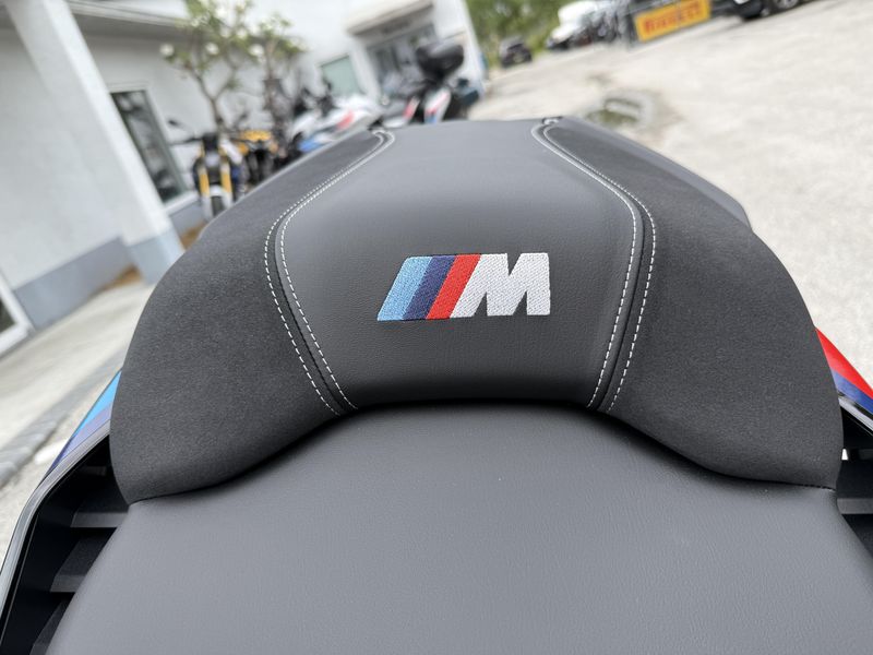 2025 BMW M 1000 XR