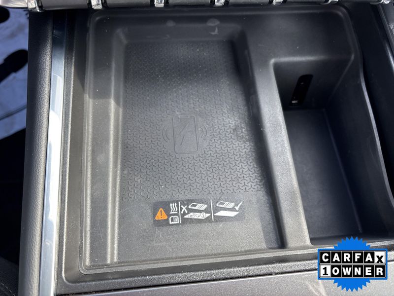 Used 2025 GMC Acadia FWD ElevationImage 35