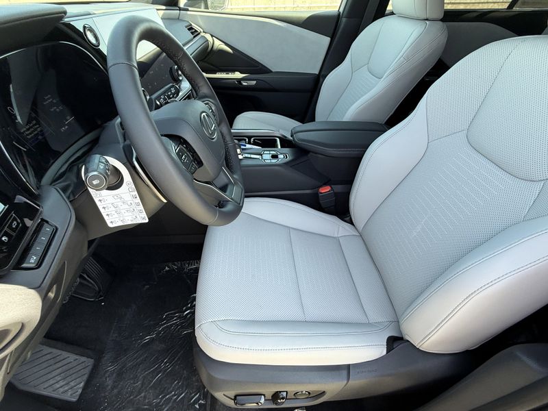 2025 LEXUS TX 350 PremiumImage 18