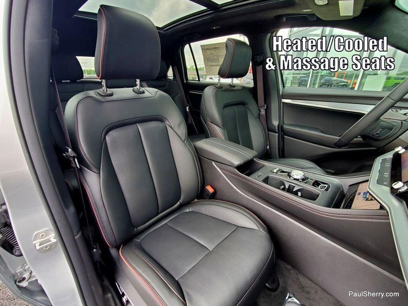 2025 Jeep Wagoneer S Wagoneer S Launch EditionImage 2