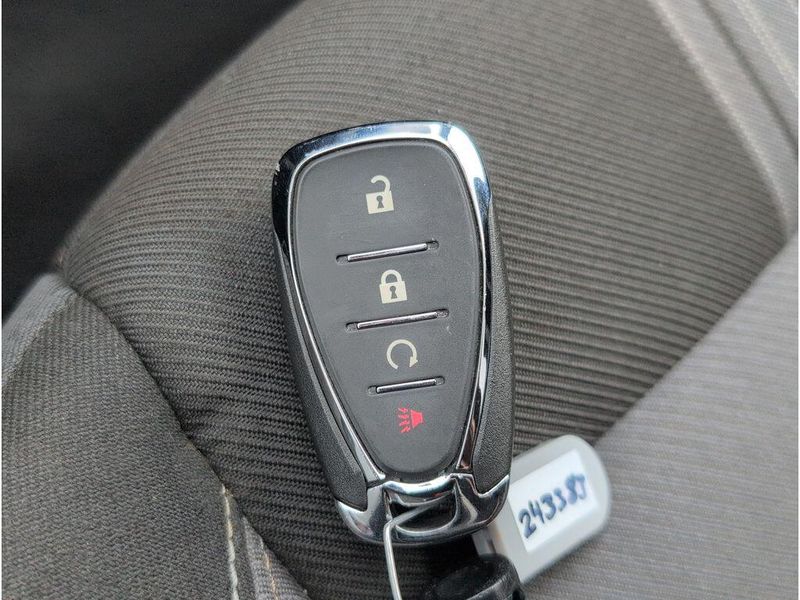 Used 2025 Chevrolet Blazer LTImage 19
