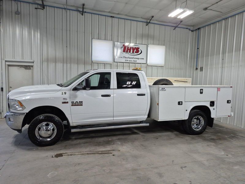 2018 RAM 3500 Chassis TradesmanImage 23