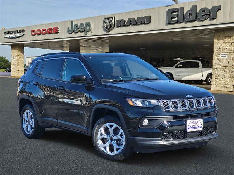 2025 Jeep Compass Latitude 4x4Image 1