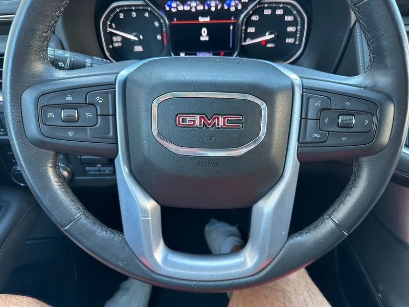 2021 GMC Yukon SLEImage 3