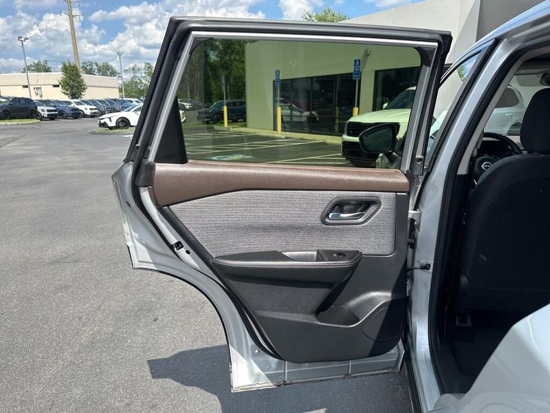 Used 2023 Nissan Rogue SVImage 21