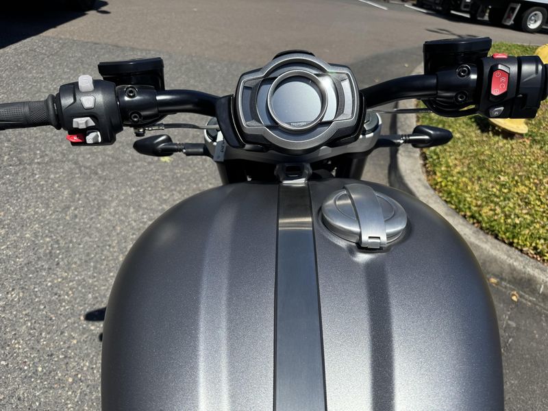 2023 Triumph Rocket III R 