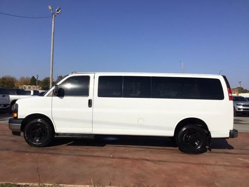 2019 Chevrolet Express 3500 LTImage 2