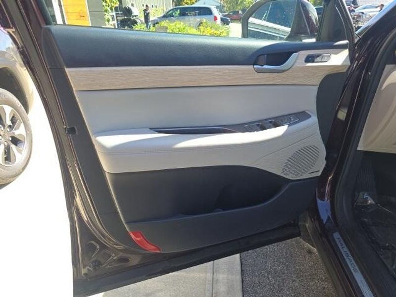 2024 Hyundai Palisade Limited photo 9