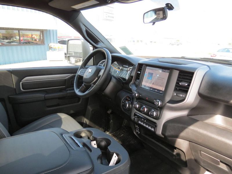 2024 RAM 2500 Tradesman Regular Cab 4x4 8