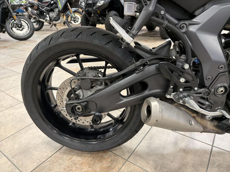 Used 2025 Yamaha YZF-R7 CA Image 21