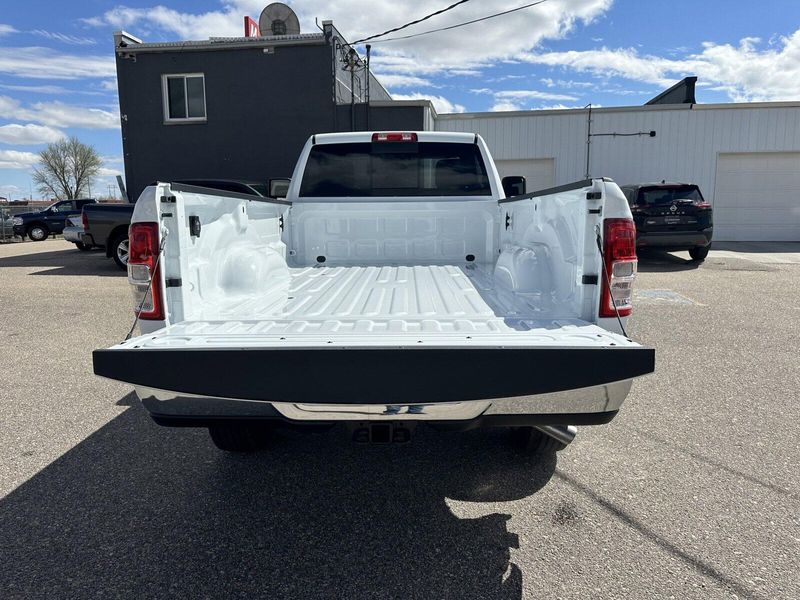 2024 RAM 3500 TradesmanImage 8