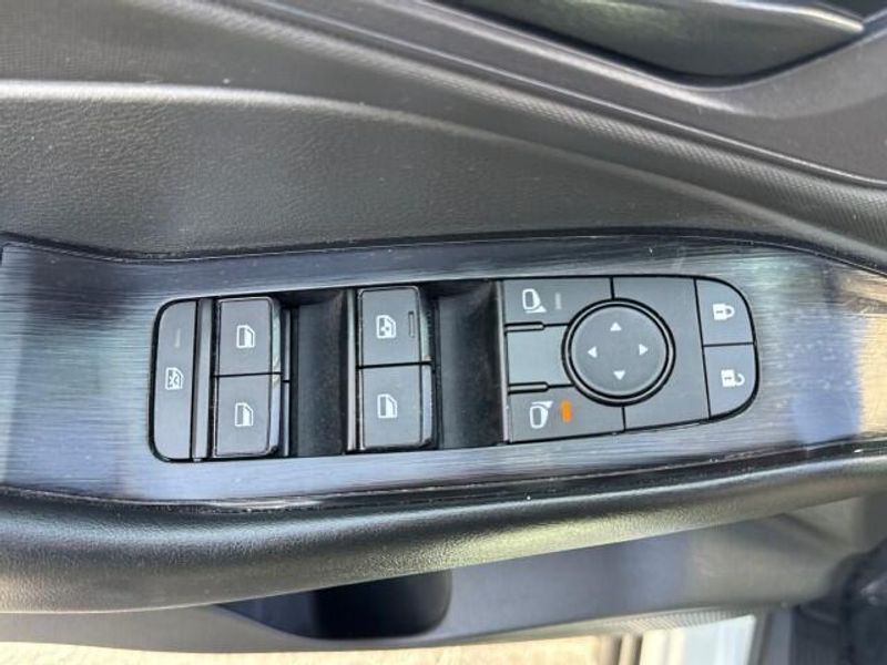 2024 Nissan Rogue S photo 9