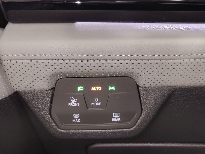 Used 2024 Volkswagen Atlas Peak Edition AWD SEL w/Sunroof/NavImage 33
