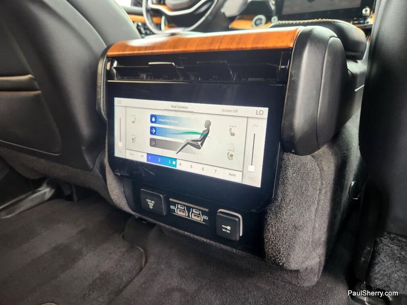 2022 Jeep Grand Wagoneer Series III