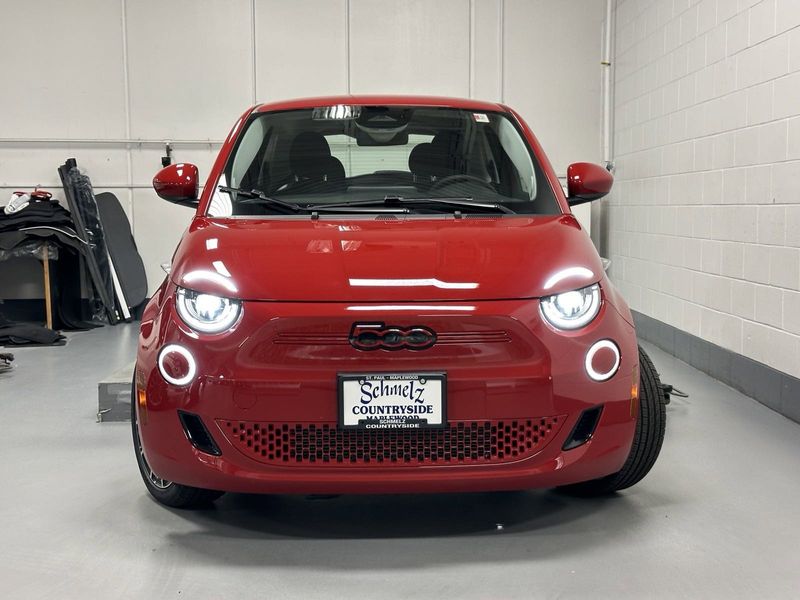 2024 Fiat 500e Inspi(red)Image 2