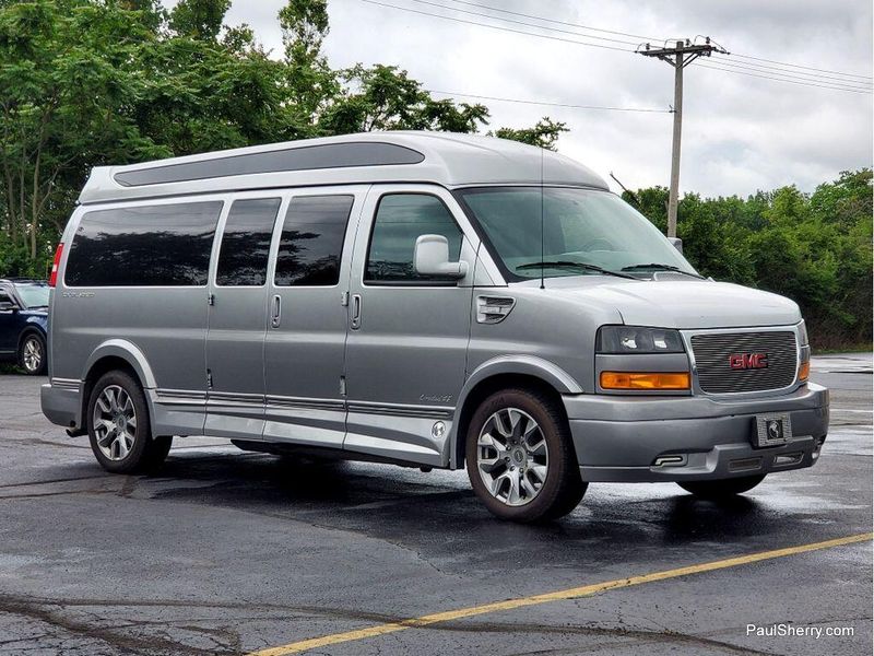 2022 GMC Savana Cargo Image 8