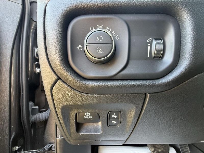 2023 Ram 1500 photo 12