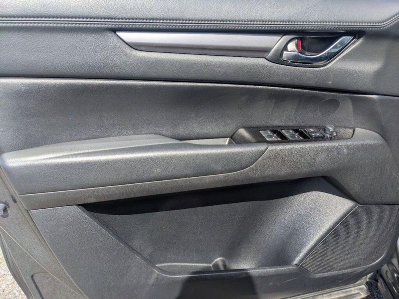 2023 Mazda CX-5 2.5 S Preferred PackageImage 23