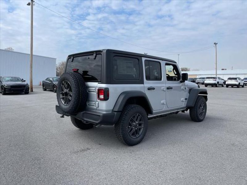 2024 Jeep Wrangler Unlimited Sport RHD photo 7