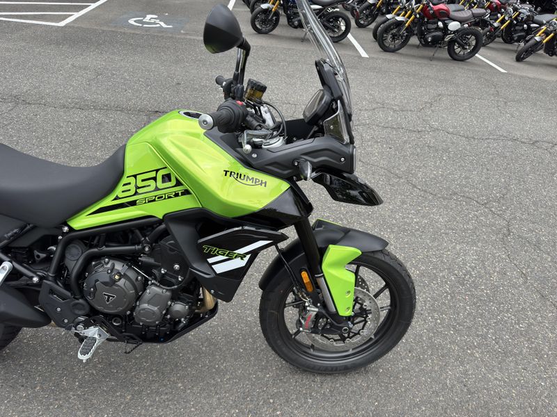 2025 Triumph Tiger 850 Sport - ROULETTE GREEN - JET BLACK 