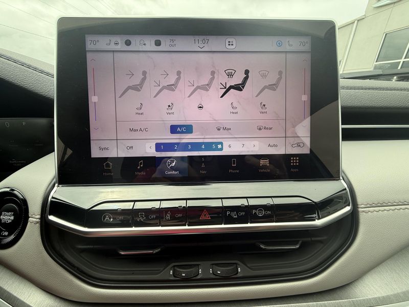 Used 2024 Jeep Compass LimitedImage 28