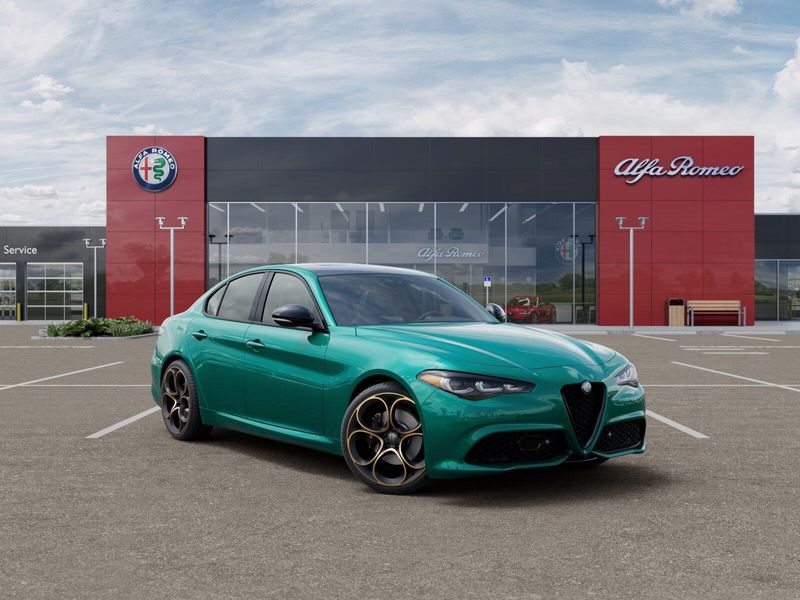 New 2025 Alfa Romeo Giulia Intensa AwdImage 23