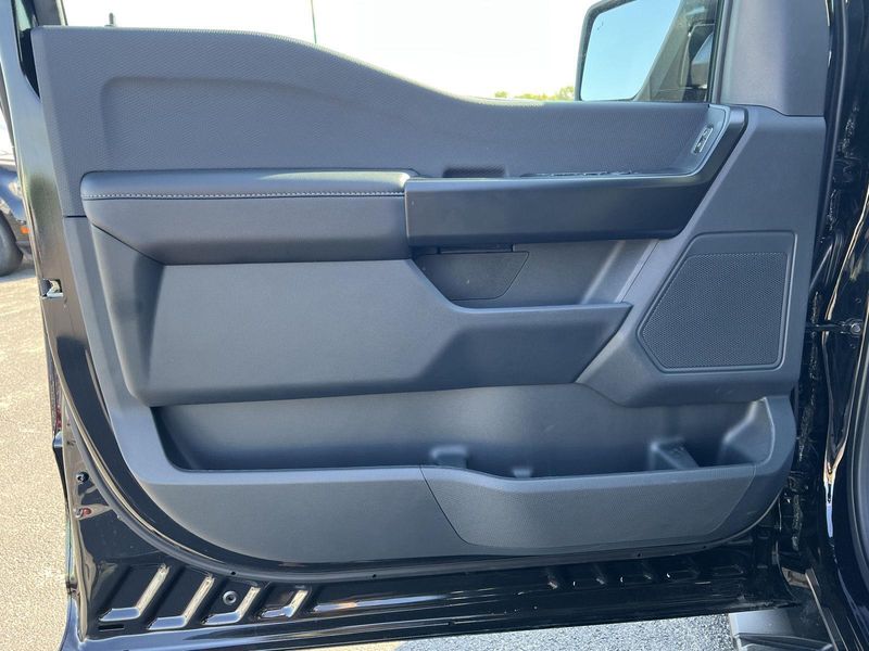 2025 Ford F-150 XL photo 12