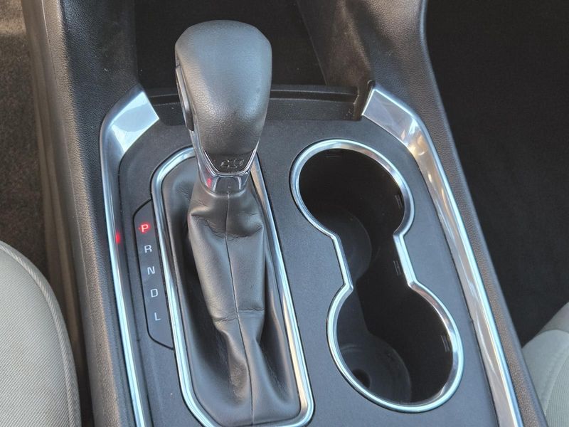 Used 2023 Chevrolet Traverse FWD 4dr LS w/1LS