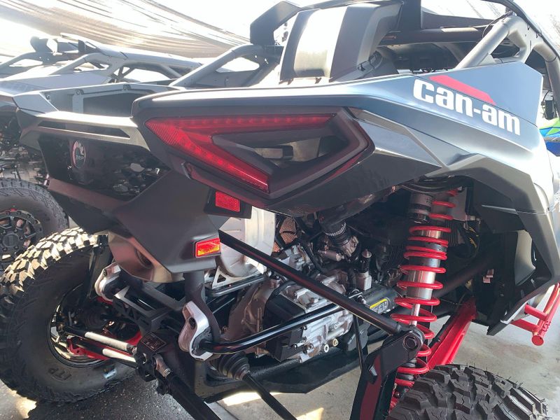 2025 Can-Am MAVERICK R X RS 999T DCT Image 18