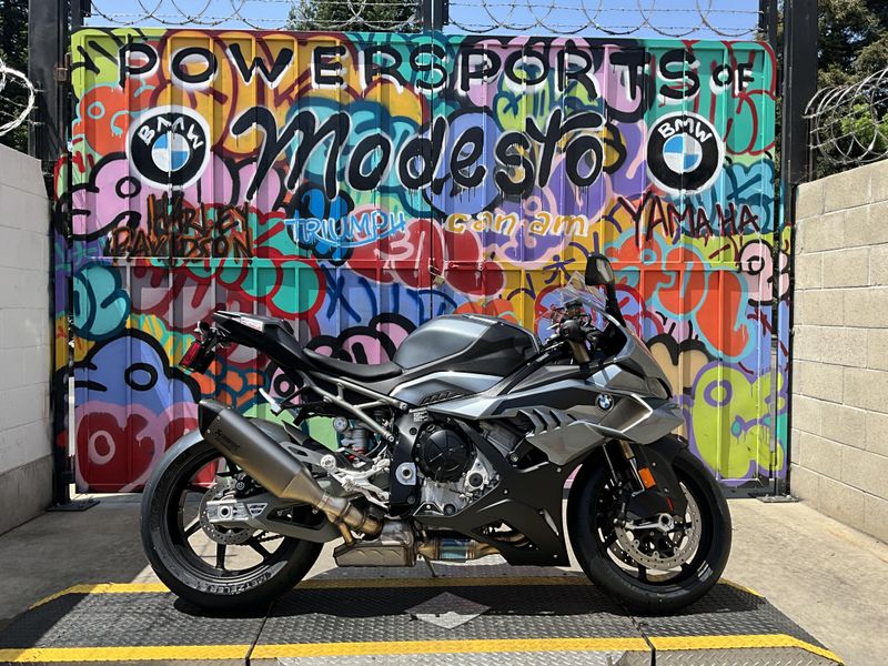 2025 BMW S 1000 RR Image 8