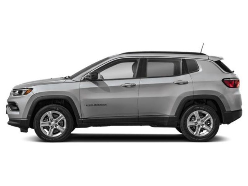 New 2026 Jeep Compass Latitude Altitude