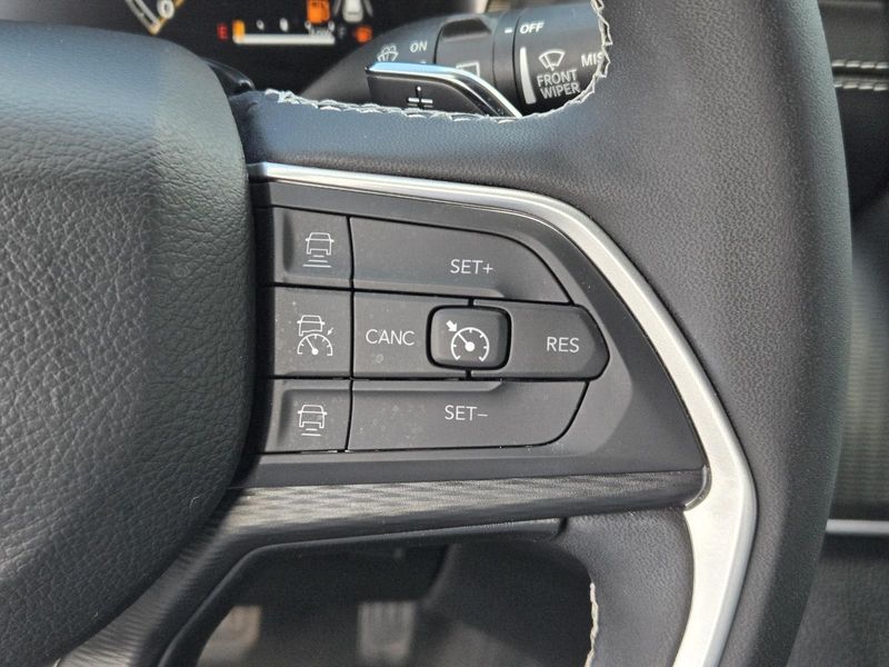Used 2024 Jeep Grand Cherokee Altitude X 4x4