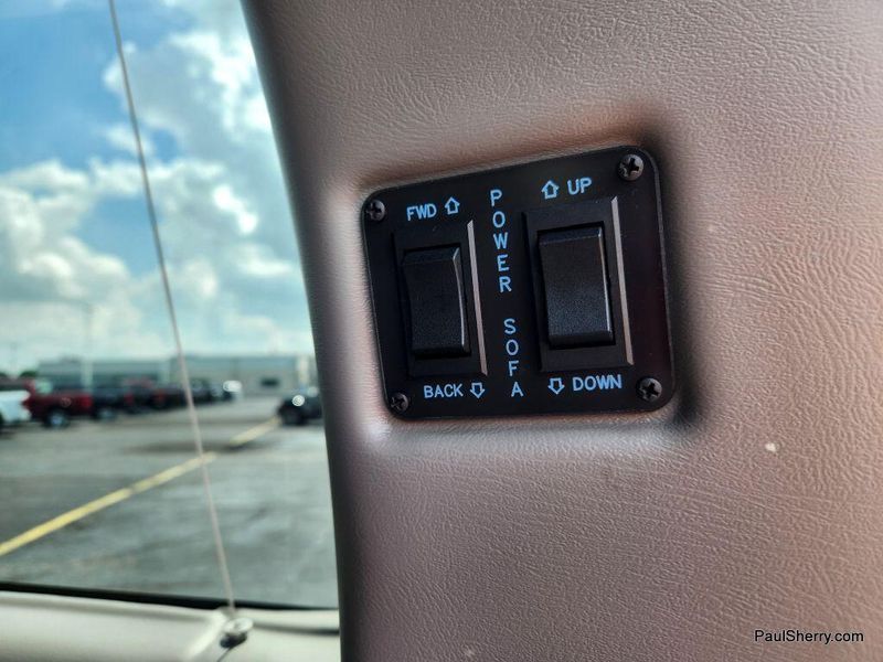 2017 GMC Savana 2500 Image 24