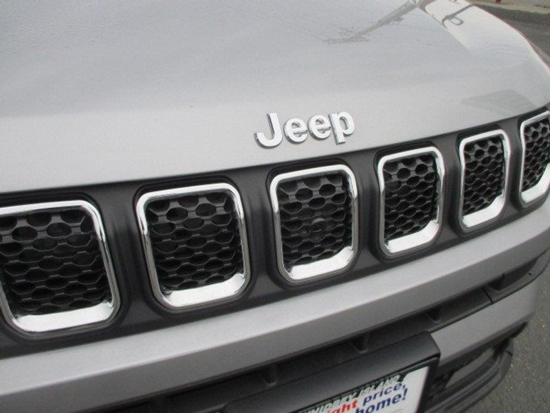 2023 Jeep Compass Latitude Lux 4x4 in a Billet Silver Metallic Clear Coat exterior color and Blackinterior. Oak Harbor Motors Inc. 360-323-6434 ohmotors.com 