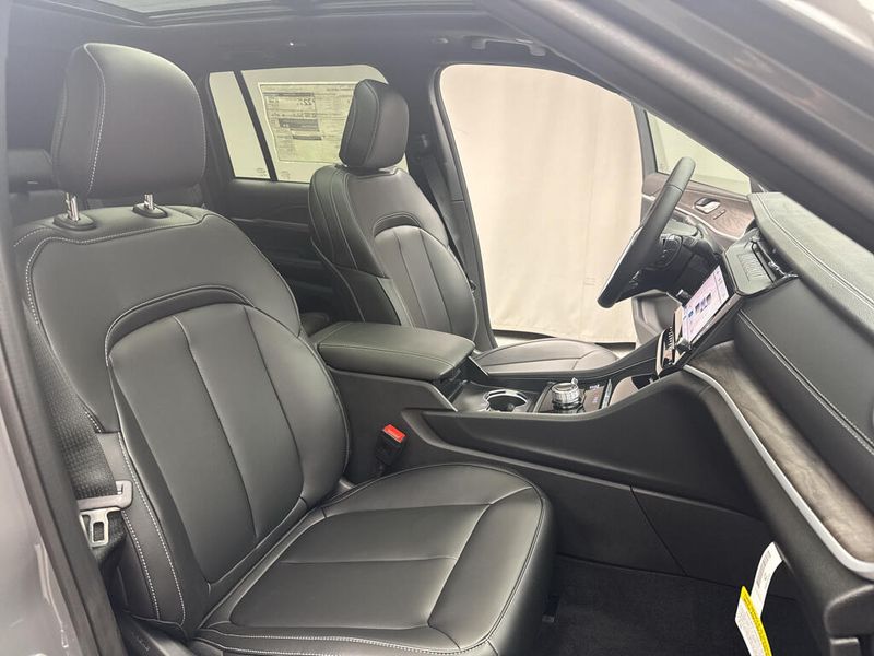 New 2027 Jeep Grand Cherokee LimitedImage 15