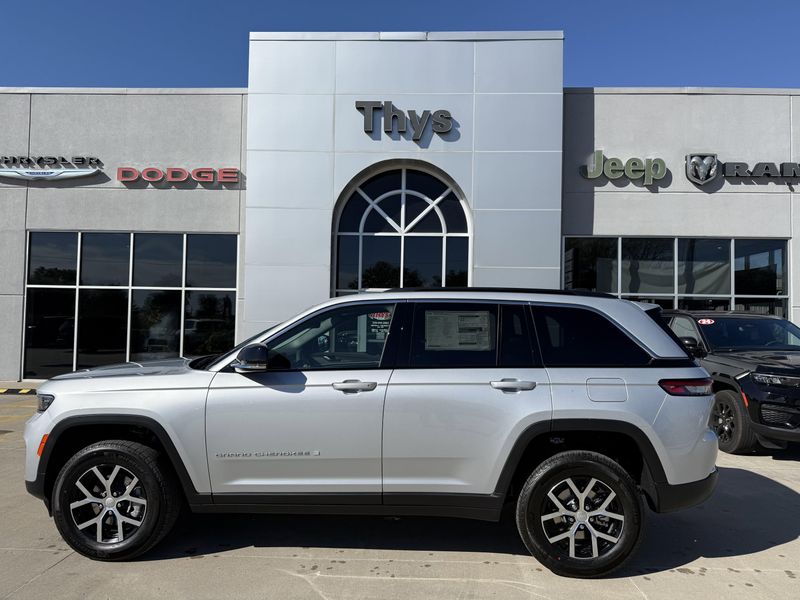 New 2025 Jeep Grand Cherokee Limited 4x4Image 37