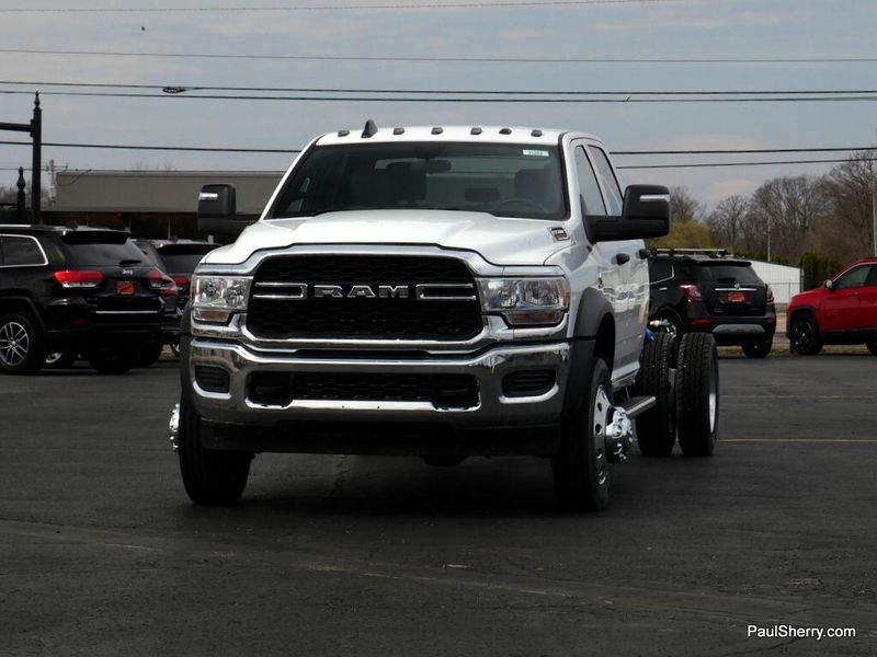2024 RAM 5500 Tradesman Chassis Crew Cab 4x4 84