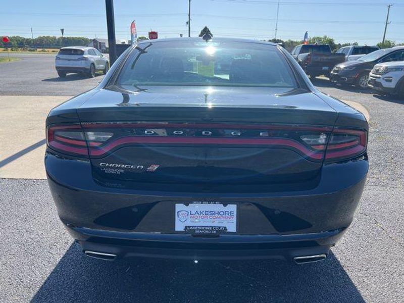 2022 Dodge Charger SXTImage 5