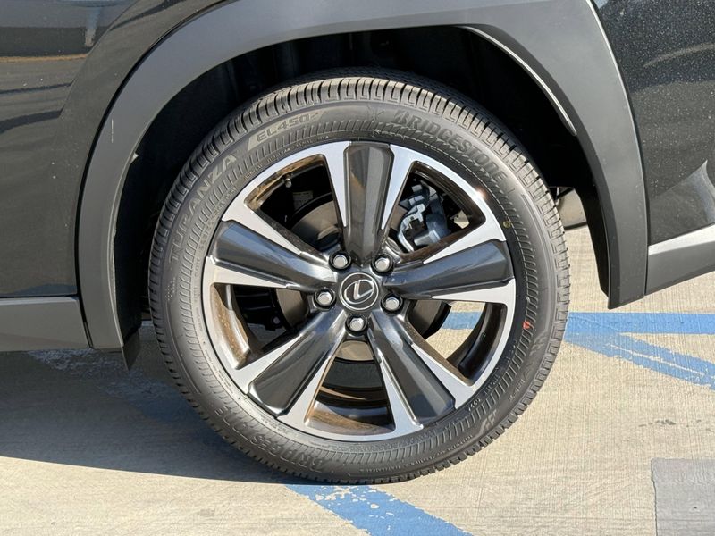 New 2026 Lexus UX 300hImage 15