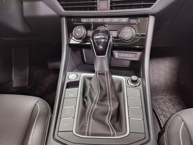 2024 Volkswagen Jetta SE w/Sunroof/Black Wheel PkgImage 20