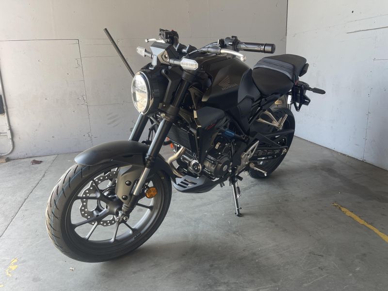 New 2025 Honda CB300R ABS Image 5