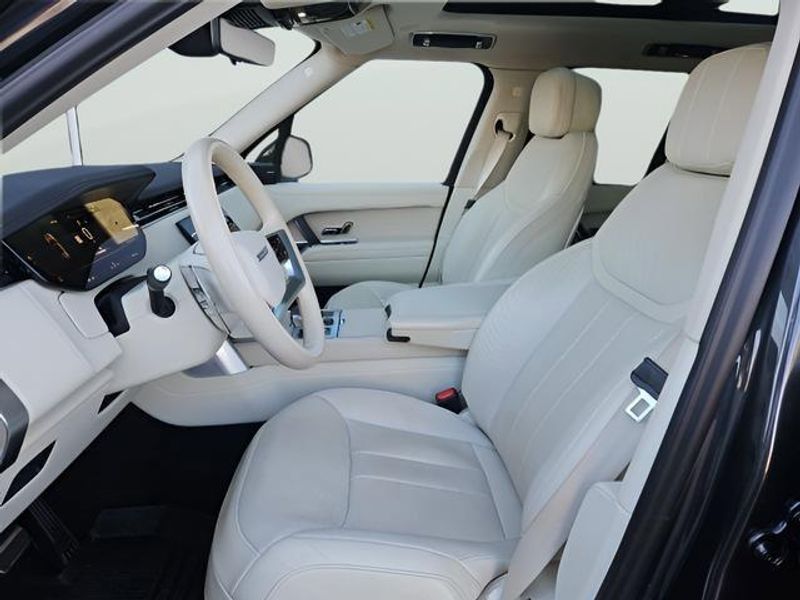 Used 2023 Land Rover Range Rover SE