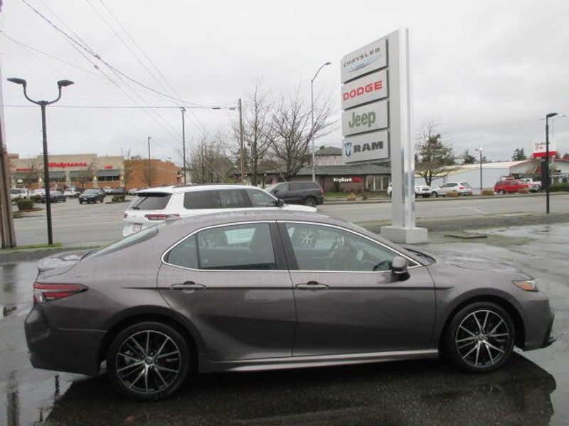2023 Toyota Camry SEImage 5