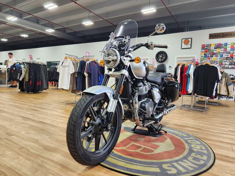 2024 Royal Enfield SUPER METEOR  in a INTERSTELLAR GREY exterior color. Royal Enfield Motorcycles of Miami (786) 845-0052 remotorcyclesofmiami.com 