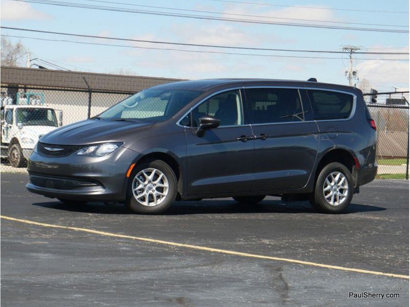 2022 Chrysler Voyager LXImage 26