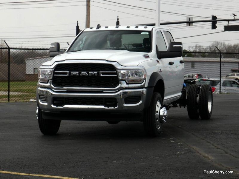 2024 RAM 5500 Tradesman Chassis Crew Cab 4x4 84